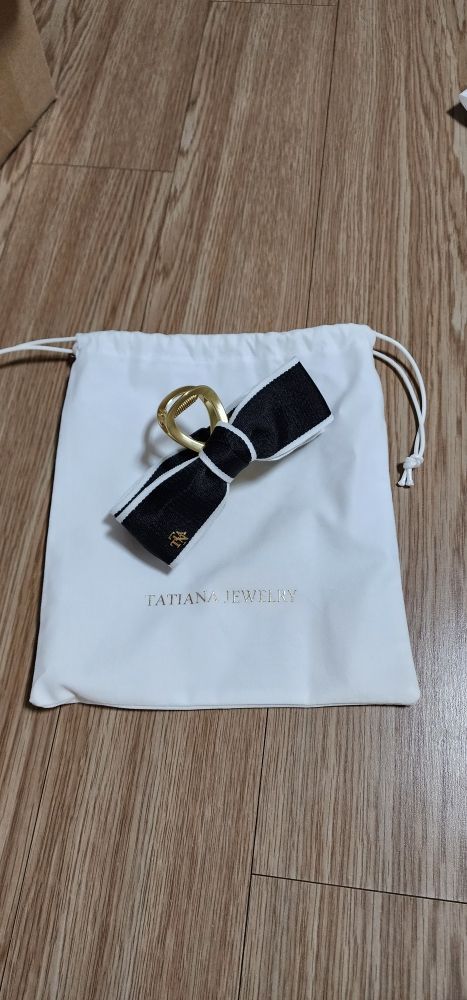 MUSINSA公式 | TATIANA Border Ribbon Hair Crow Clip HB2232