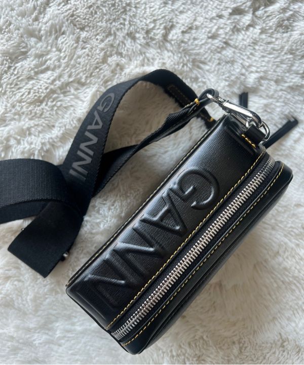 ■Ganni■ Mini Banner Logo Emboss Shoulder Bag Black A460509 MUSINSA | GANNI Mini Banner Logo Embossed Shoulder Bag