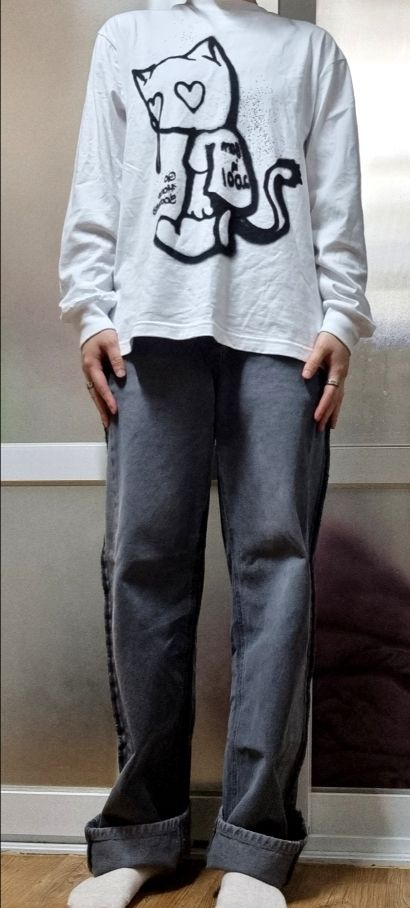★NCT 着用★関税込★ITZAVIBE★LOVE CRYING CAT long-sleeved★ IBA23UT15BK] LOVE CRYING CAT LONG SLEEVES - BLACK - ITZAVIBE