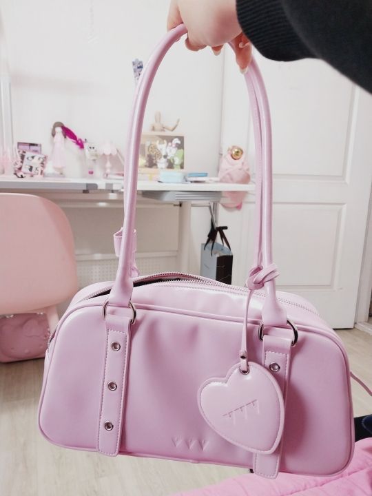 MUSINSA | VVV Heart Mirror Buckle Shoulder Bag _ Pink