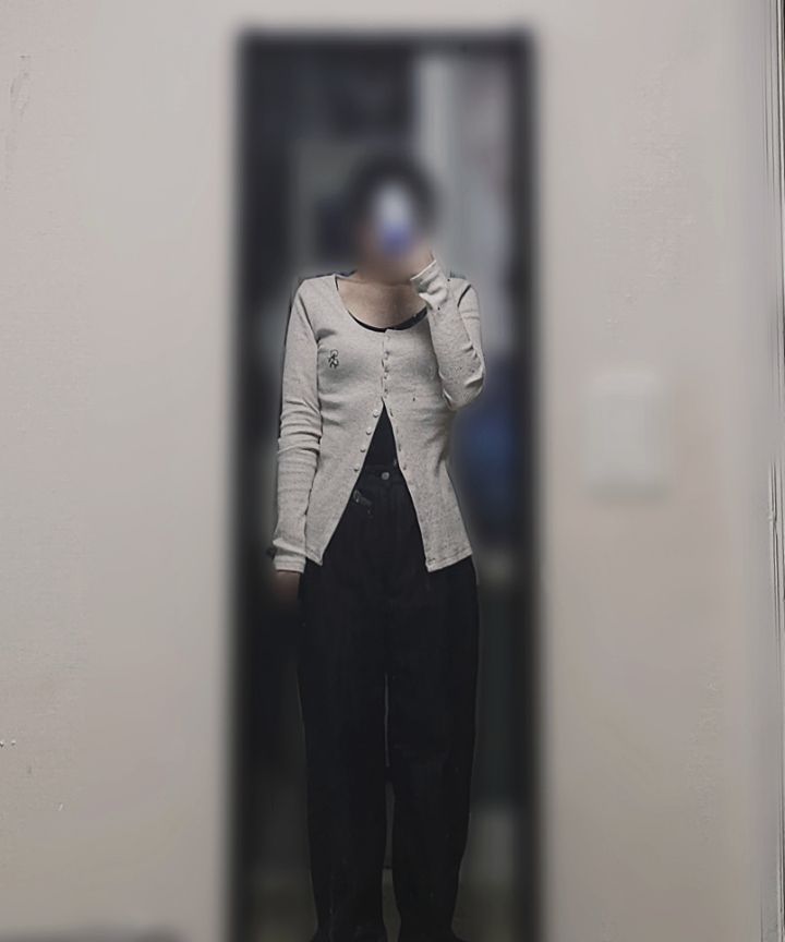 MUSINSA | RONRON SLIM BUTTON U NECK LONG SLEEVE OATMEAL