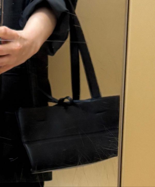 ★M　【美品】 Nanushka スモールバッグ ☆M 【美品】 Nanushka スモールバッグ Nanushka（ナヌーシュカ