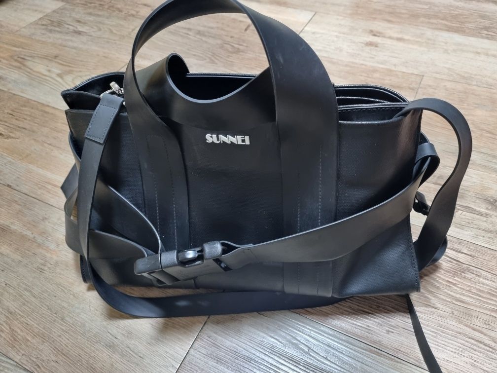 SUNNEI｜CROSSBAGS (PARALLELEPIPEDO (CACCXBAG018 CAN003 0 Sunnei Small Parallelepipedo Messenger Bag In Black | ModeSens