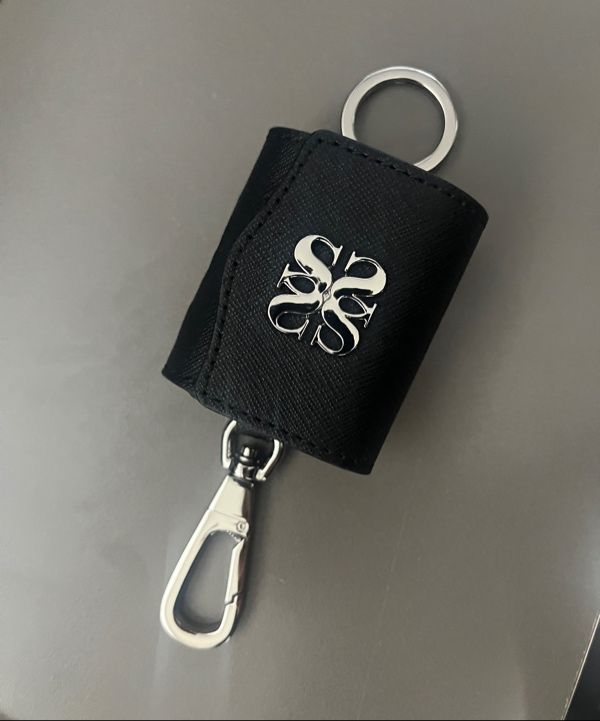 SATUR セッターキーリングレザー ケース メット ブラック AirPods MUSINSA公式 | SATUR セッターキーリングレザーエアポットケースメット