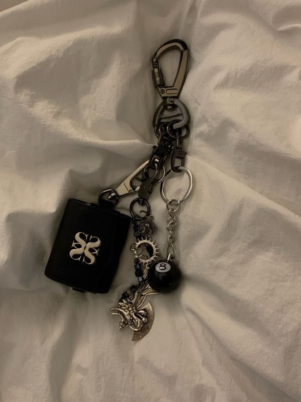 キーケース・キーリング SATUR Setter Keyring Leather AirPods Case Matt Black SA245UA SATUR Setter Keyring Leather AirPods Case Matt Black SA245UA