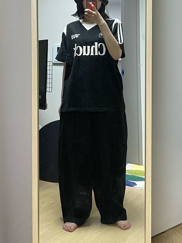 MUSINSA公式 | CHUCK Uniform V-neck Short Sleeve T-shirt (White)