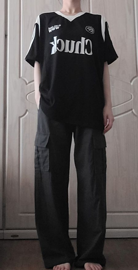 MUSINSA公式 | CHUCK Uniform V-neck Short Sleeve T-shirt (White)