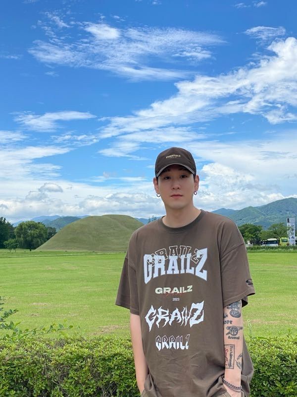MUSINSA | GRAILZ MULTI LOGO T-SHIRTS [CHARCOAL]