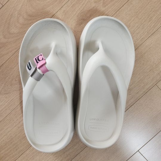 MUSINSA公式 | TAW&TOE x Low Classic Flipflop Zerovity Cream