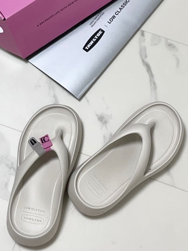 MUSINSA公式 | TAW&TOE x Low Classic Flipflop Zerovity Cream