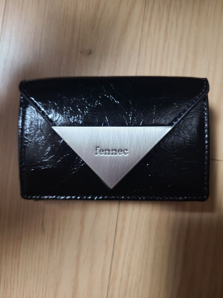 ●Fennec● CRINKLE TRIANGLE TRIPLE WALLET BLACK FM2PK07BKF Fennec] Crinkle Triangle Triple Wallet-D (11 Color) *2025
