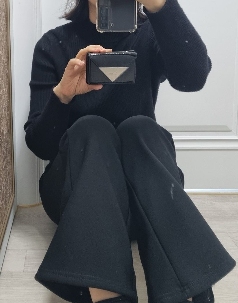 MUSINSA公式 | fennec CRINKLE TRIANGLE TRIPLE WALLET - BLACK