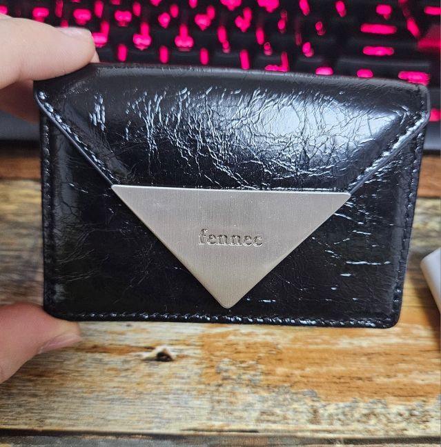 MUSINSA | fennec CRINKLE TRIANGLE TRIPLE WALLET - BLACK