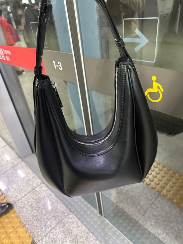 MUSINSA | FOLNUA BIG OVAL BAG - PLAIN [2COLOR]