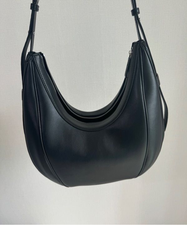 FOLNUA OVAL BAG PLAIN ブラック ハンドバッグ バッグ FOLNUA OVAL BAG BLACK - PLAIN | ファッション通販サイト NUGU