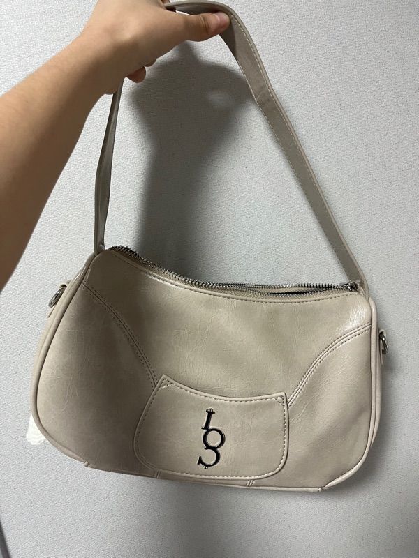 MUSINSA | ILLIGO signature bag beige