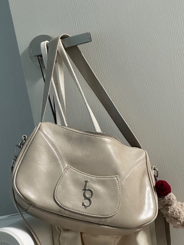 MUSINSA公式 | ILLIGO signature bag beige