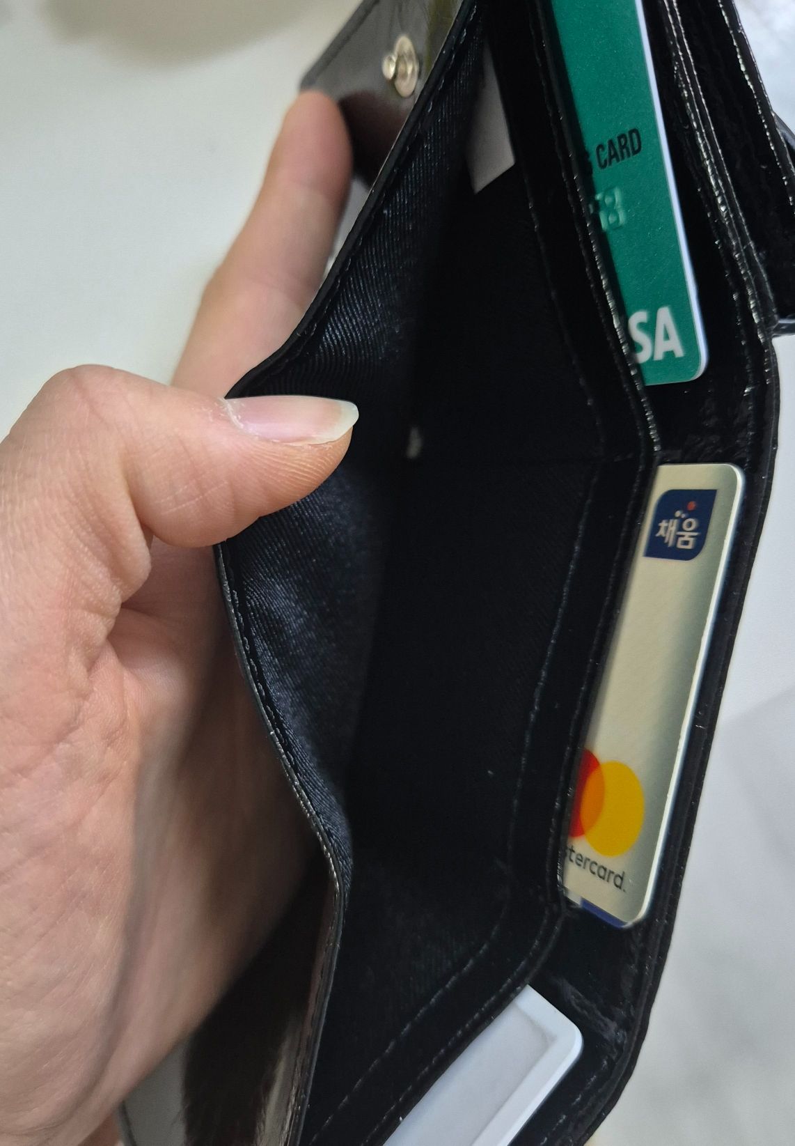 MUSINSA公式 | fennec CRINKLE HALFMOON MINI WALLET - BLACK