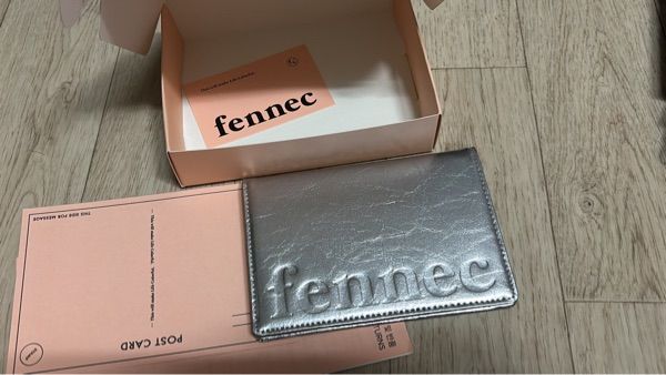 MUSINSA公式 | fennec CRINKLE PASSPORT CASE - SILVER