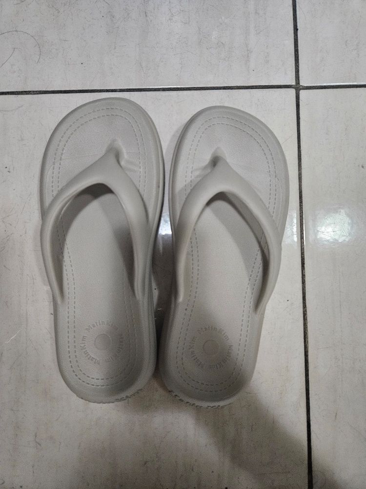 サンダル・ミュール [MATINKIM]matinfom flip flop in white MUSINSA | MATIN KIM MATINFOM FLIP FLOP IN WHITE