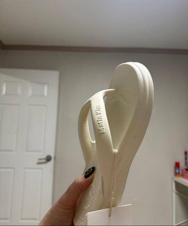 MUSINSA | MATIN KIM MATINFOM FLIP FLOP IN WHITE