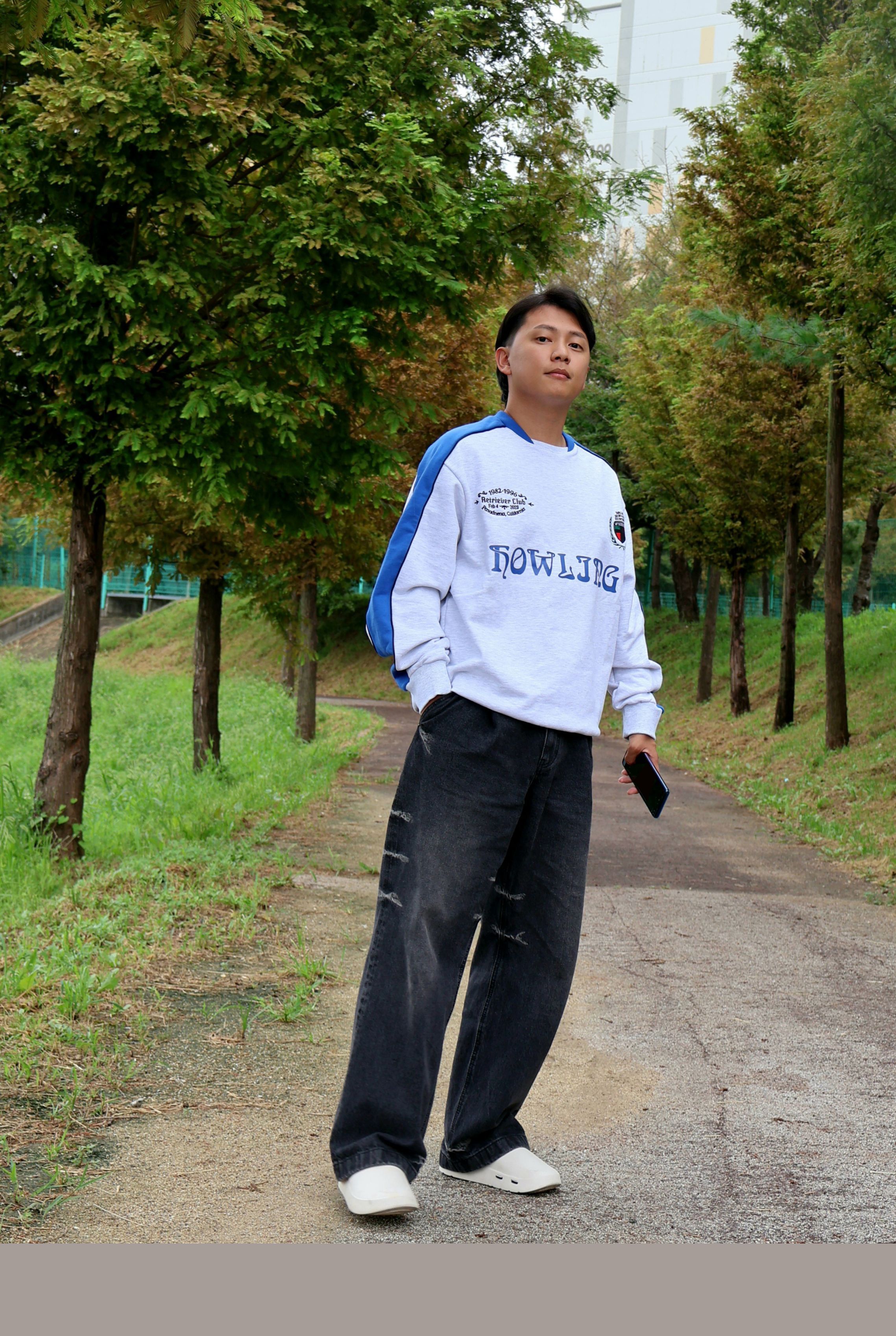 MUSINSA | RETRIEVER CLUB CLASSIC SOCCER CREWNECK [NAVY]
