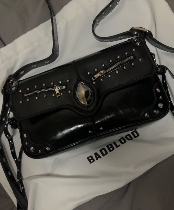 ◆BADBLOOD◆ Ellipse Symbol Cranky Mini Nut Back Onyx w-bag2 MUSINSA | BADBLOOD Ellipse Symbol Cranky Flap Bag - Onyx