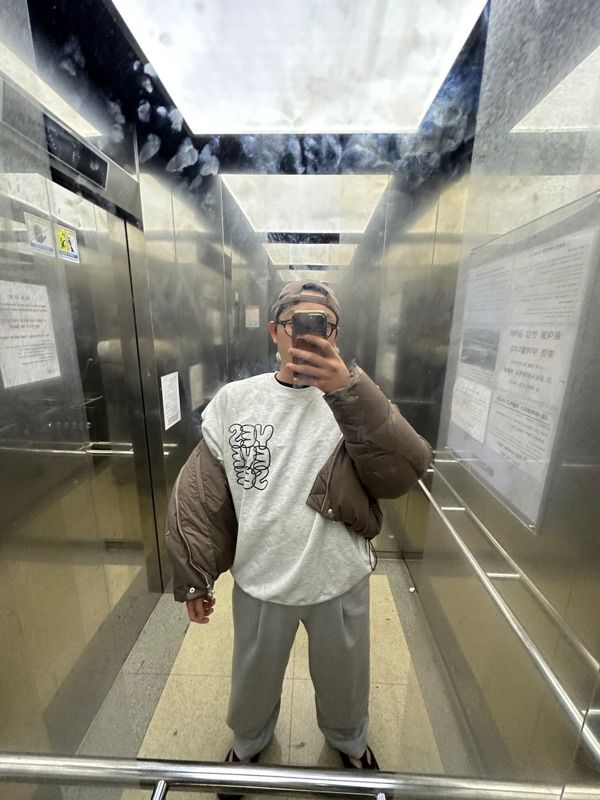 YESEYESEE スウェット XLサイズ ライトグレー ③ YESEYESEE（イエスアイシー）の「C-Logo Sweatshirt（スウェット
