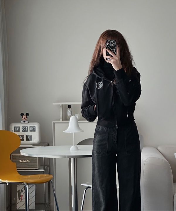 ★韓国人気★ESSU★RIVET CROP HOOD ZIP UP MUSINSA | AVANDRESS SYMBOL CROP HOOD ZIP-UP - 3COL