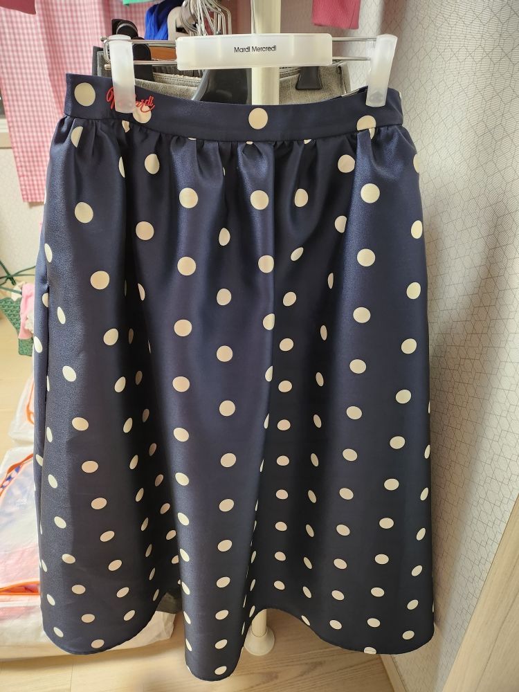 スカート Mardi Mercredi Volume MIDI skirt crape VOLUME MIDI SKIRT CRAPE（スカート）｜Mardi Mercredi