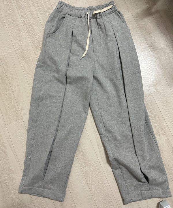 MUSINSA | ANGLAN Valley Tuck Sweat Balloon Pants - Melange Grey