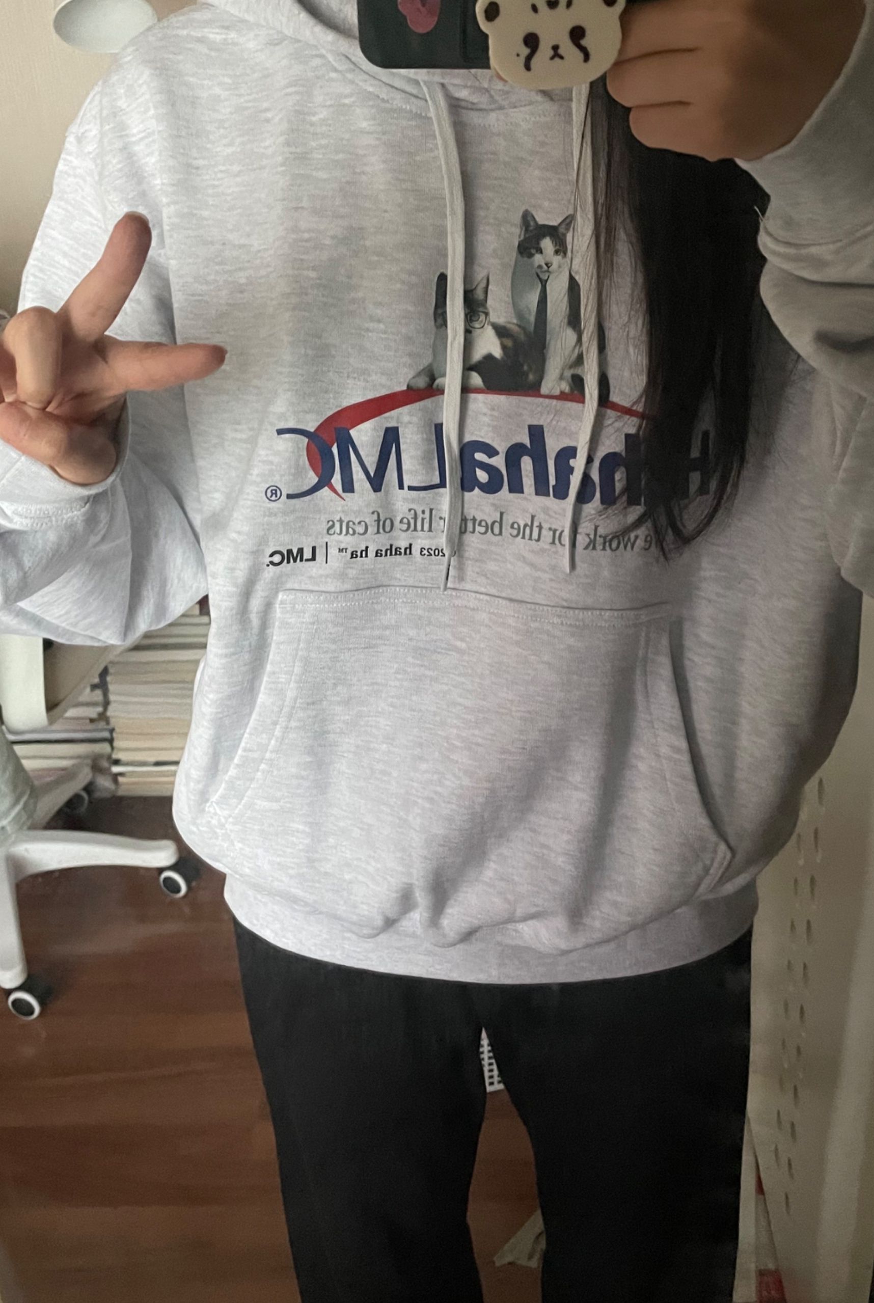 [ LMC]★ LMC X HAHA HA OFFICE CATS ACCOUNTING TEAM HOODIE LMC LMC X HAHA HA Office Cats Accounting Team Hoodie - Black