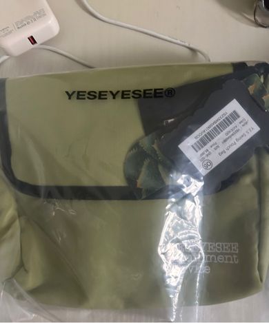 MUSINSA | YESEYESEE Y.E.S Swing Pouch Bag Avocado