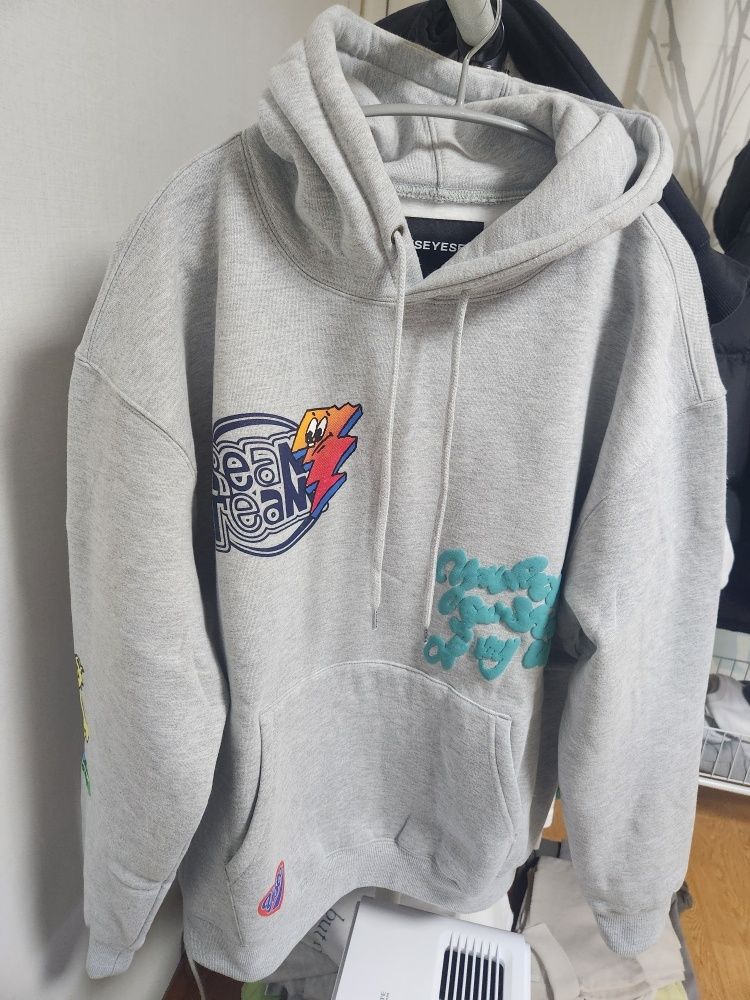 MUSINSA | YESEYESEE YES Lightning Bear Hoodie Charcoal