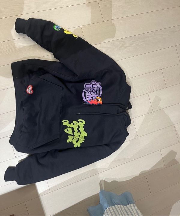 MUSINSA | YESEYESEE YES Lightning Bear Hoodie Charcoal