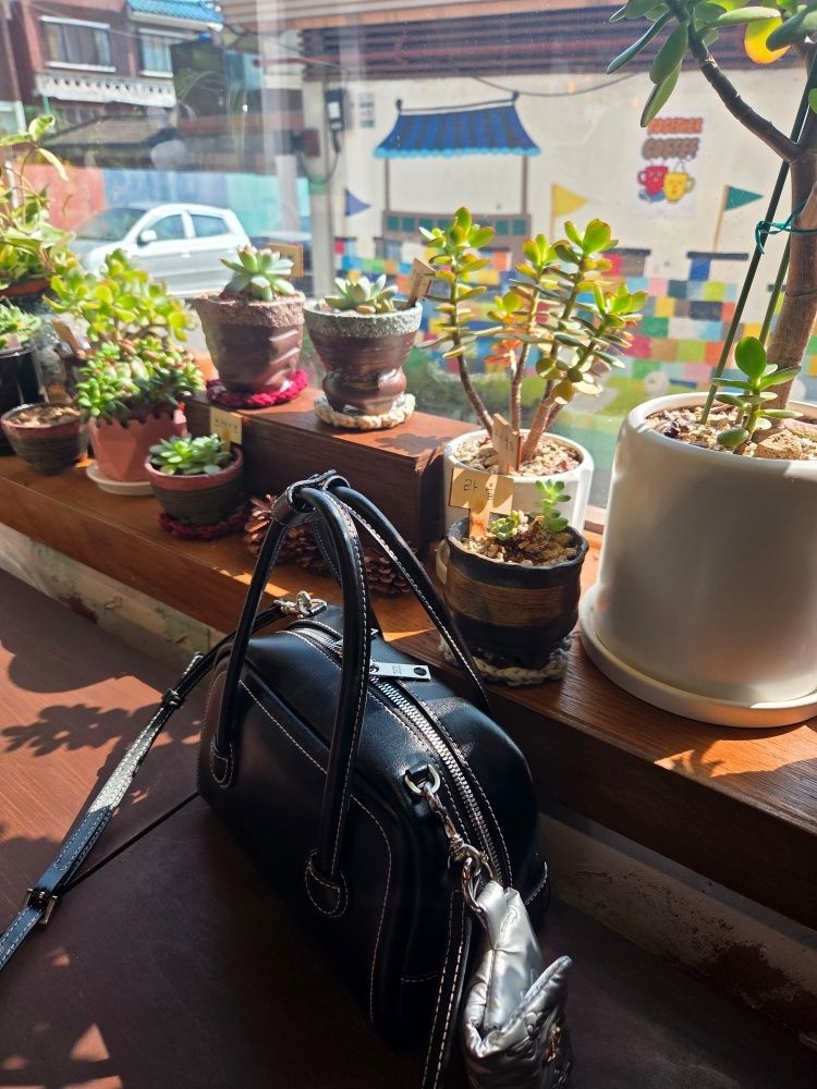 MUSINSA | MARGESHERWOOD SOFT TOTE MINI_black plain