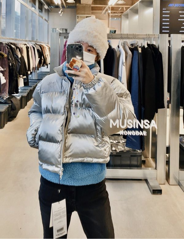 [LUV IS TRUE]★AM PADDED JACKET MUSINSA | LUV IS TRUE AM GLOSSY SHORT PUFFER JACKET(BLACK)