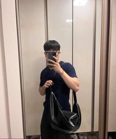 MUSINSA公式 | DRAW FIT ホーボーレザー クロスバッグ [ブラック]