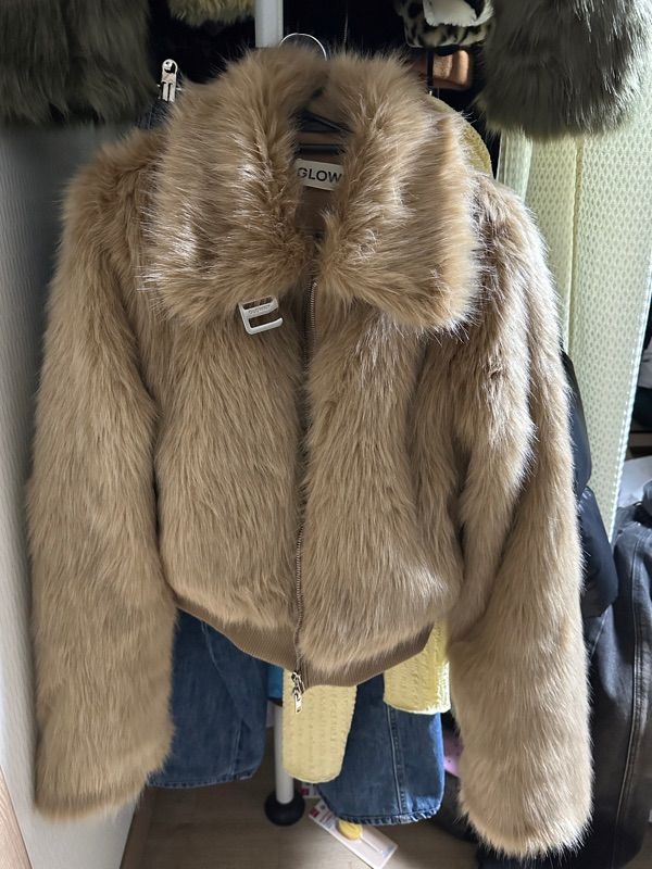 MUSINSA公式 | GLOWNY LIVAN FUR JACKET (CAMEL)