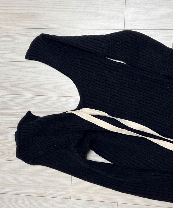 MUSINSA | GLOWNY ISA ASYMMETRICAL KNIT TOP (BLACK)
