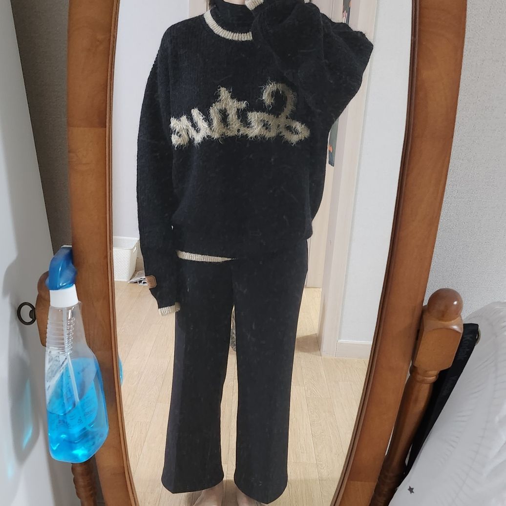 ◆SATUR◆ Round neck mohair logo knit resort ivory SA23FWMK0 MUSINSA | SATUR Round neck mohair logo knit resort ivory