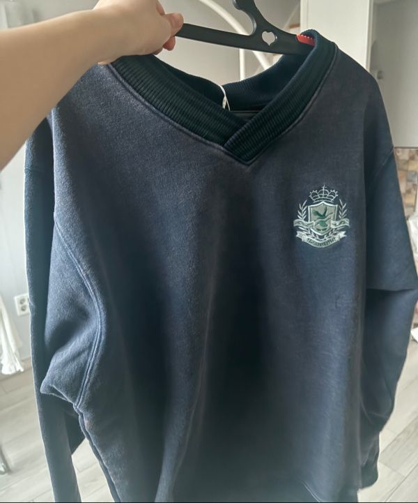 【THISISNEVERTHAT】V Neck Emblem Sweatshirt Navy Arch-Logo-Hoodie-
