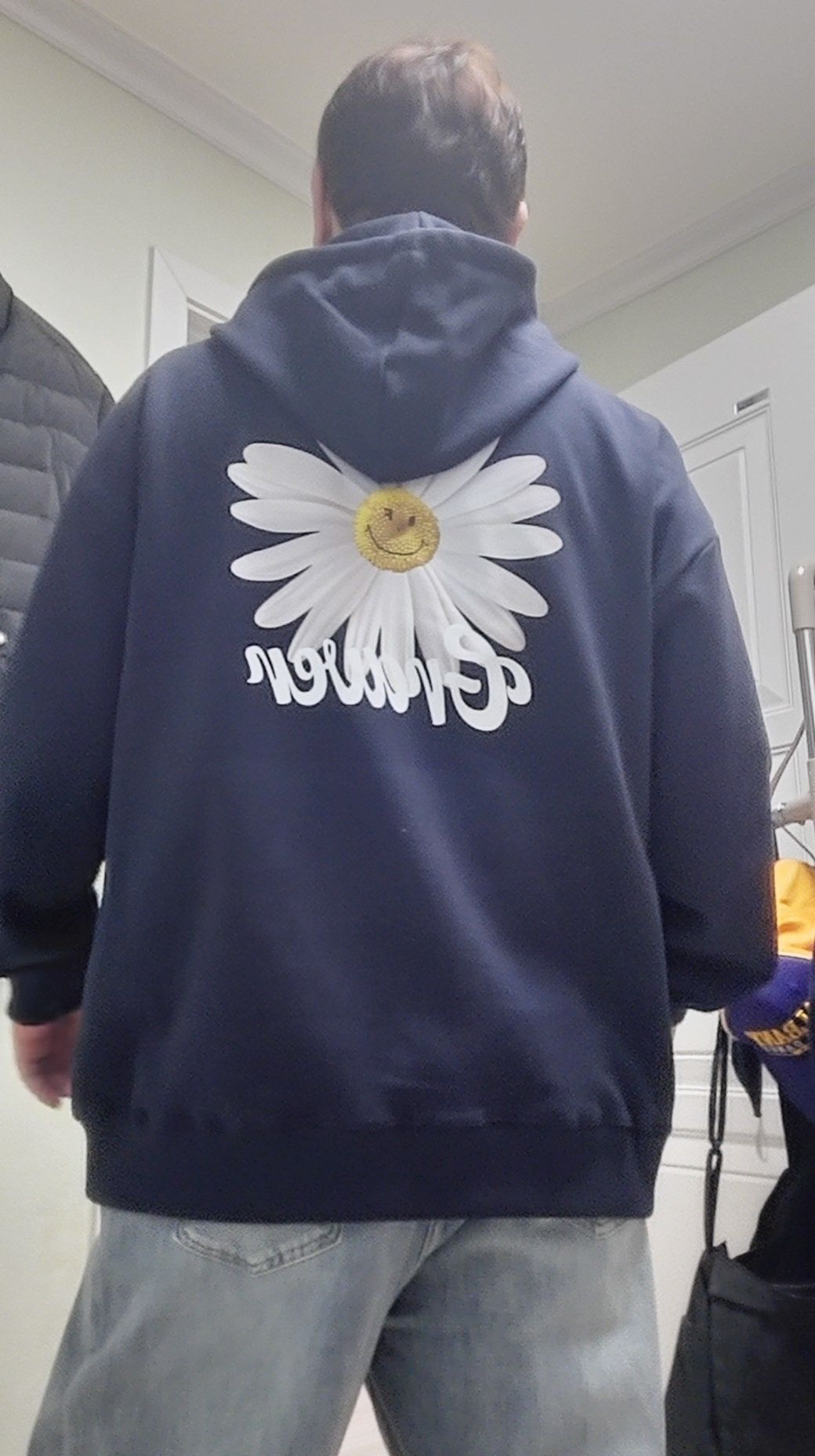 [GRAVER]★BACK DAISY FLOWER SMILE SWEATSHIRT UNISEX] Back Daisy Flower Smile Sweatshirt - GRAVER | 60