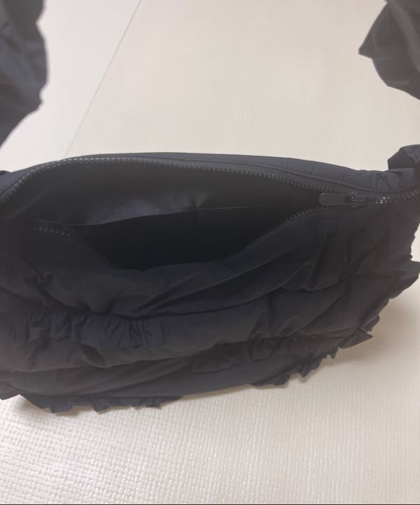 MUSINSA公式 | GROVE GRVR SPORTS_Frill bag_BLACK