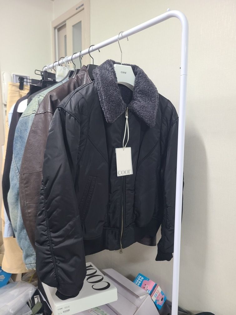 MUSINSA | COOR CWU Reversible Flight Bomber (Black)