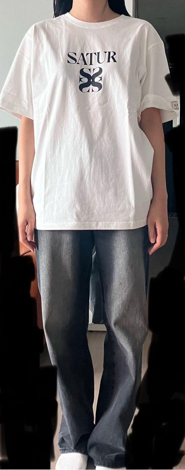 MUSINSA公式 | SATUR Classic Logo Short Sleeve T-Shirt Clean