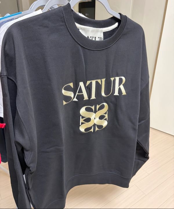 MUSINSA公式 | SATUR クラシックロゴスウェットシャツ クラシックブラック