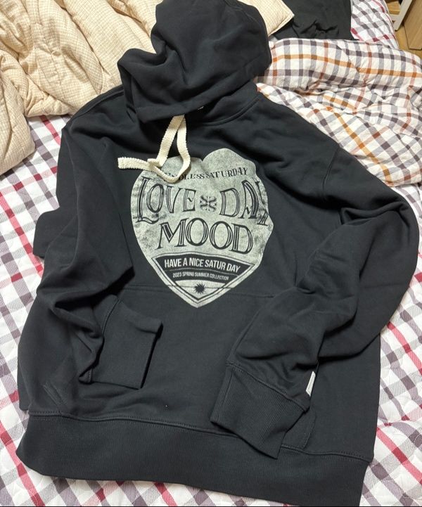 ★人気★【SATUR】★Saturday Retro Mood Graphic Hoodi.e★ MUSINSA | SATUR Saturday Retro Mood Graphic Hooded