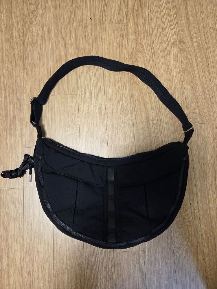 MUSINSA | IUGAMAKARAS Taped Shoulder Bag (Black)