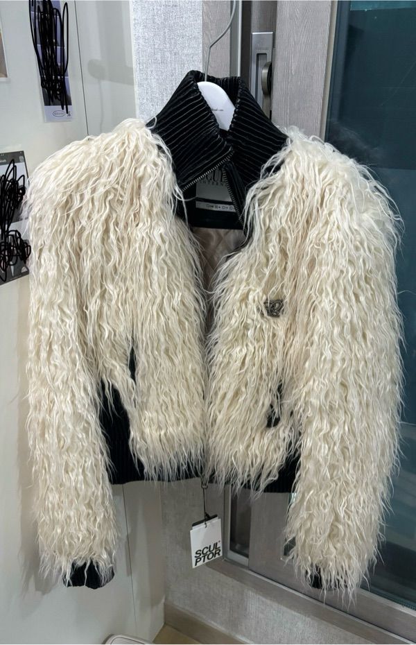 MUSINSA公式 | SCULPTOR Faux Mongolian Shearling Jacket Natural